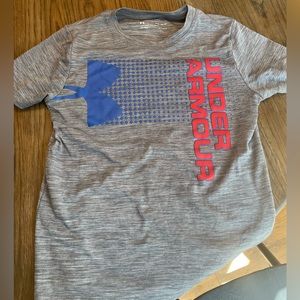 Gray American Under Armour t-shirt